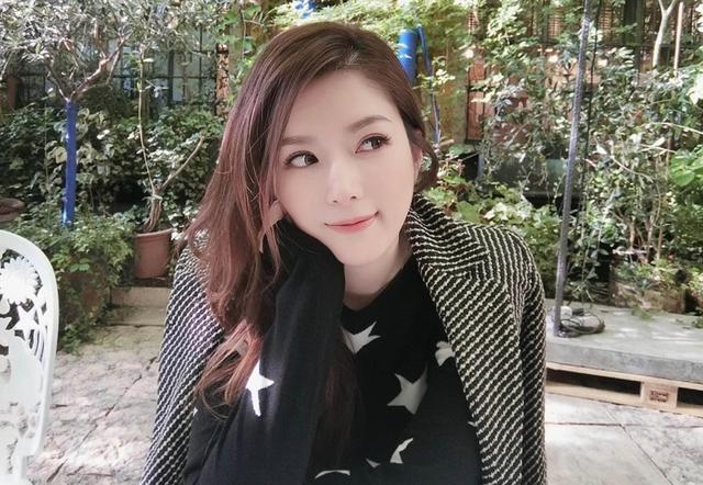 香港知名女星正式离婚，颜值高身边不缺追求者，享受单身生活