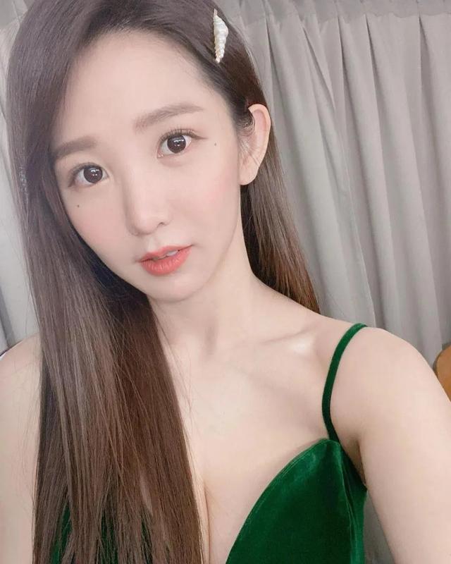 有人还记得她吗？早期的“童颜巨乳”代表！