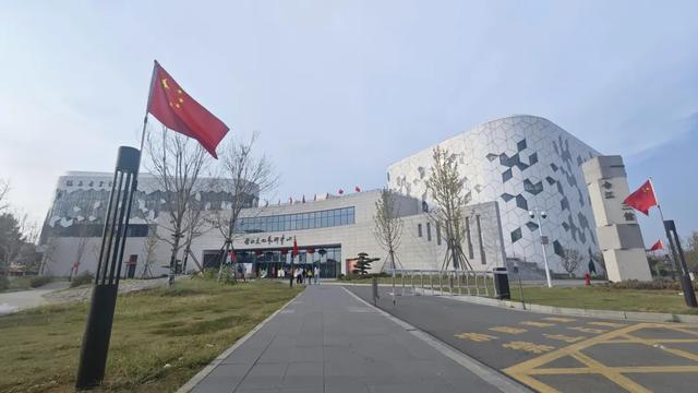 满城中国红！今天的余江，美得超有氛围感！
