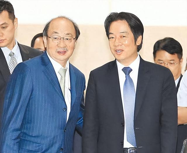被大陆警告后，赖清德改口称洪秀柱无罪，对没去北京的马英九下手