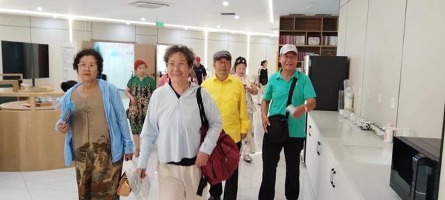 走进校园收获多·旅游文化展风采
