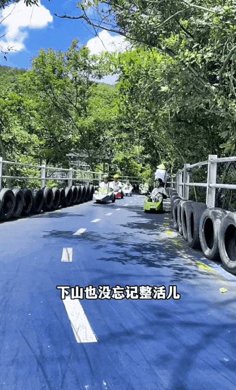 在窝囊和玩儿之间，这届年轻人选择窝囊地玩儿！