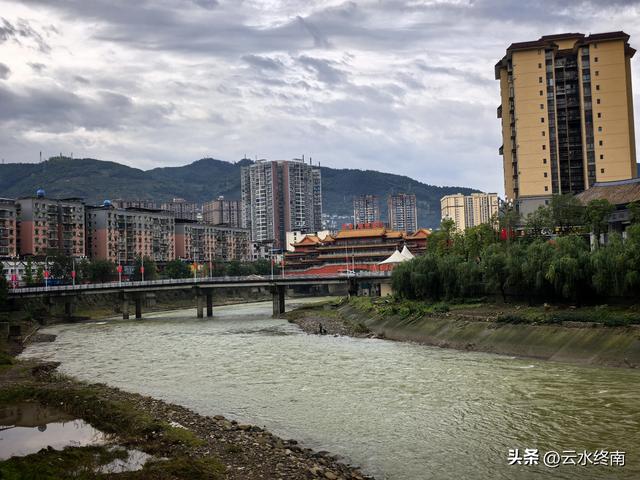 没有去过川陕交界这个城市的早市，就不能触摸这个城市的灵魂