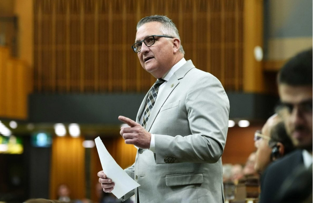 多国专机抵京，加拿大彻底慌了，疯狂对华示好，希望中方不计前嫌