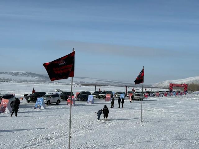 古今“英雄”踏雪而来 百辆越野秘境穿行—内蒙古冰雪英雄会暨牙克石冰雪会英雄汽车极限运动首发仪式震撼启幕