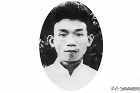 统编版语文高中必修上册《故都的秋》《荷塘月色》电子课本图片