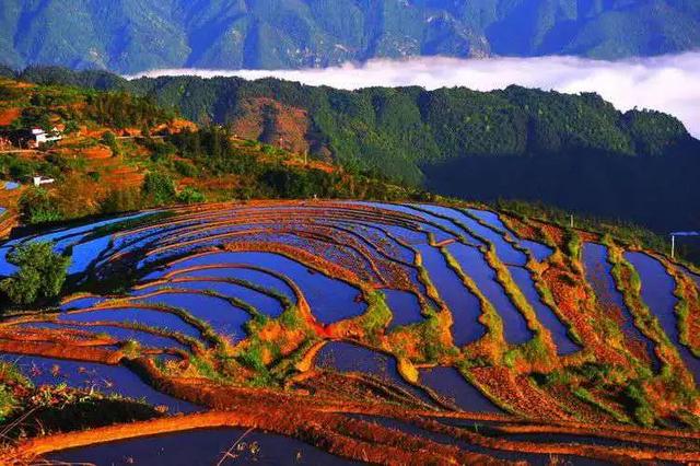 溆浦之约：登山赛为匙，开启丹霞、梯田、古村的诗意之旅
