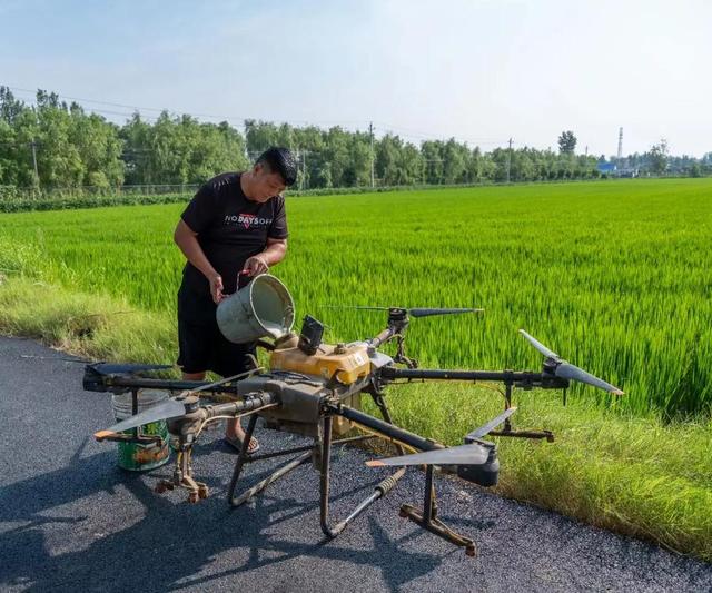 以后出门不用堵，飞机出租成现实？低空经济火了！咱们也能分杯羹