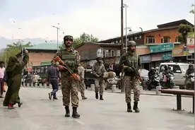 印度还没有动手，巴一城市就被敌军攻破，政府大楼被占，守军败退图片