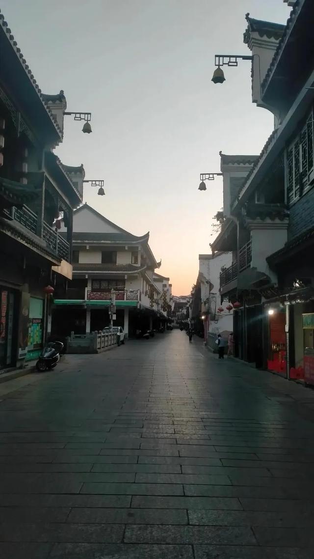 湖南必去十大景点排行榜，这才是湖南最值得去的10个地方，收藏好