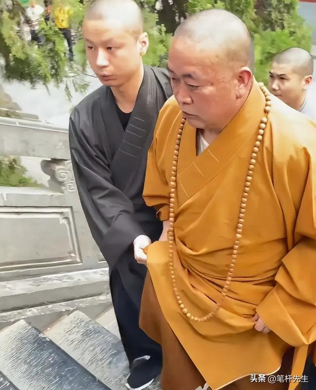释永信34岁做方丈：与师父释行正无关！行正死前两月曾阻止他接班