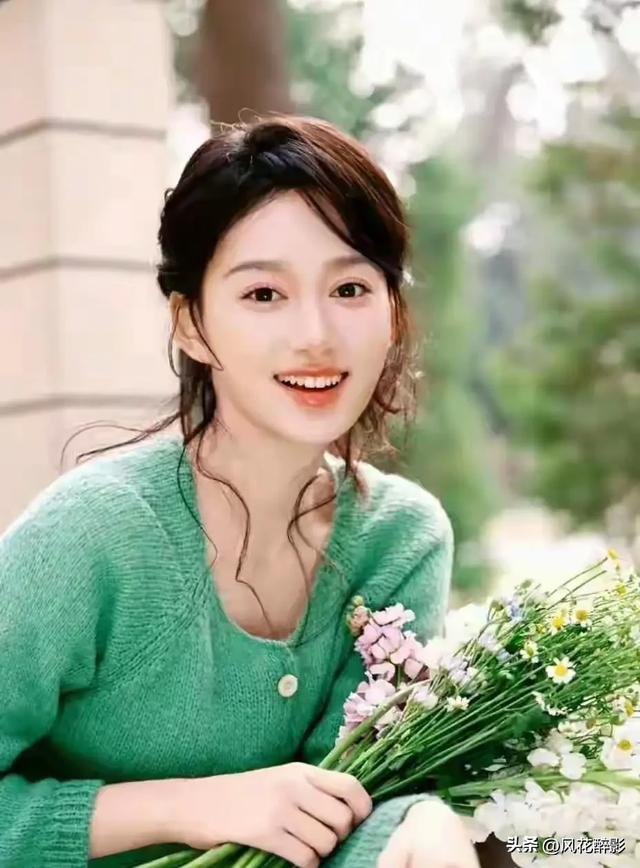 江苏姑娘马梅芷	，美貌征服北电校园，这才是校花天花板模样