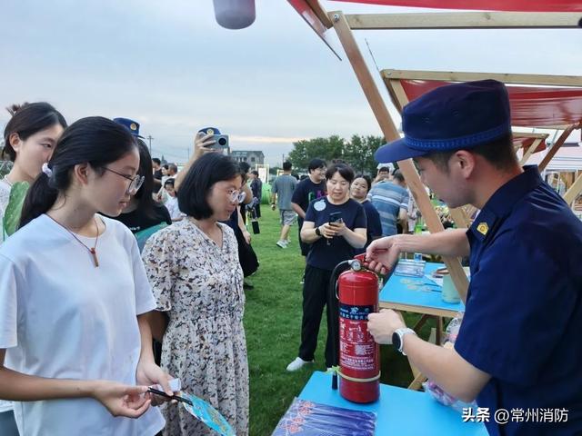 新北大队夏夜出摊，露营地秒变消防课堂