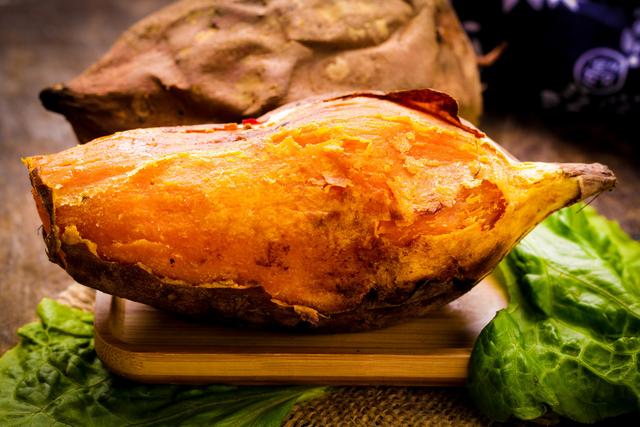 李兰娟直言：天冷经常吃蒸红薯的人，不用几个月，身体或有5变化