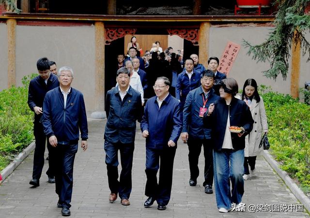 甘肃省陇南市宕昌县，哈达铺镇红军长征经过90周年纪念盛世。