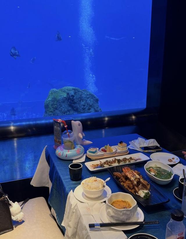 情侣约会还能玩什么？果立方花束、野外露营热度飙升！