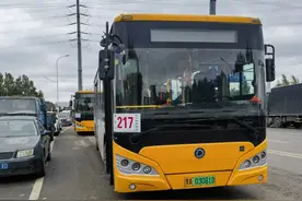 更改始发站中途增站！冰城市民反映217路公交营运线路与规划不符图片