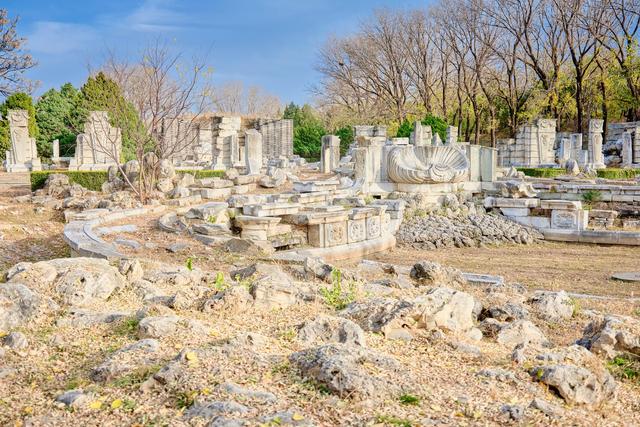 北京圆明园秋色，金风拂残垣，静品岁月，赴一场秋韵时空之约