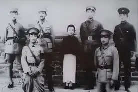 中国最有排面的婴儿：出生督军坐镇省长监守，国家鸣13响礼炮庆祝图片