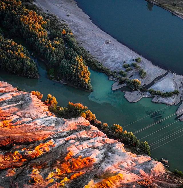 五彩山河 新疆布尔津