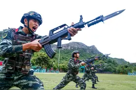 退伍军人家门口悬挂的 “光荣之家”铁牌子，有什么用？意义非凡图片