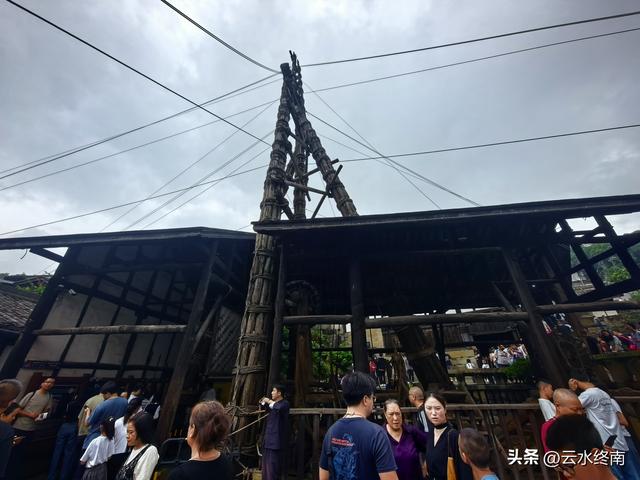 一天收入500多两银子，世界第一口1000米的深井，现还在产手工盐