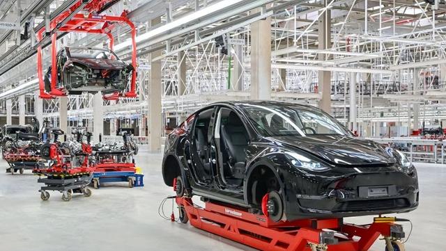 从空调到汽车，再到机器人，一家中国工厂的“技术复用”狂飙之路