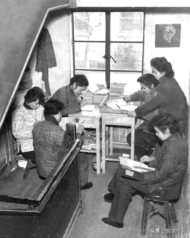 突发讣告！官方社交账号头像已变黑白