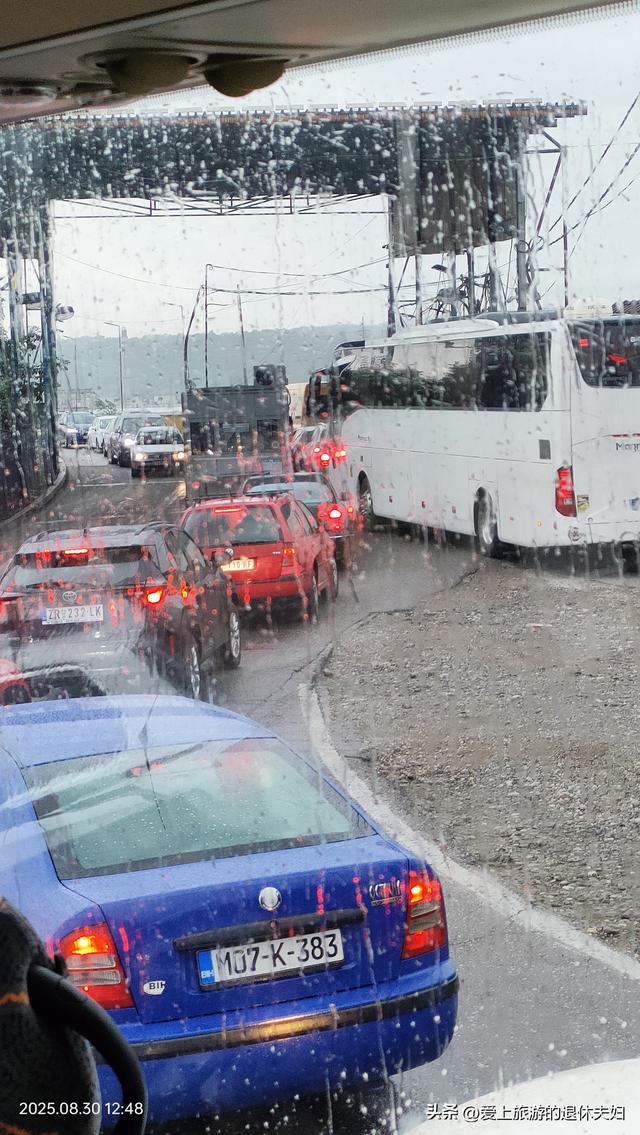 自由行第2天：坐8小时大巴到贝尔格莱德，买不到流量卡，几乎崩溃