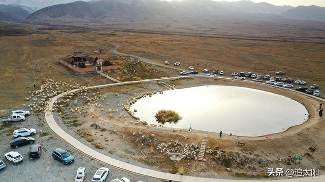 初冬，古城迎来西行客