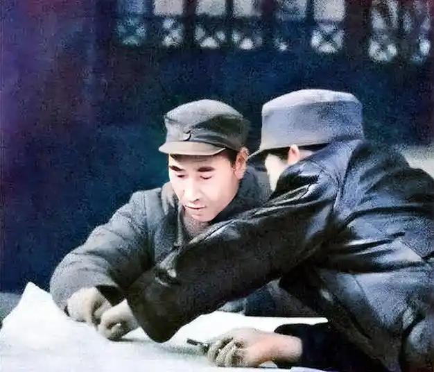罗荣桓建议贺龙当国防部长,毛主席:让贺老总当军委第二副主席吧