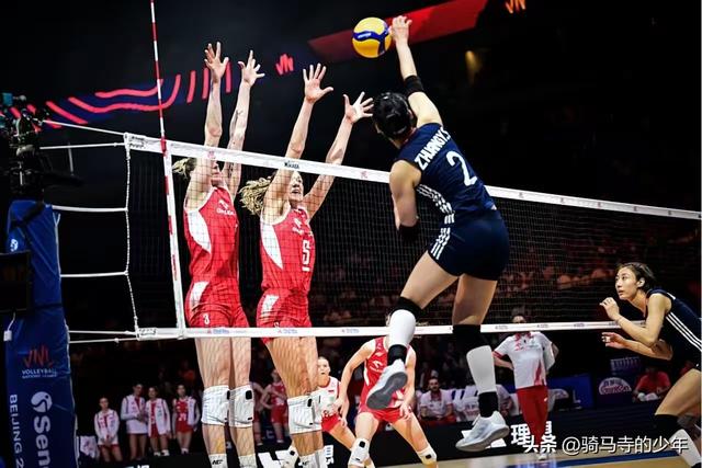 总决赛：中国女排vs波兰，吴梦洁挑大梁，张籽萱庄宇珊关键人物！