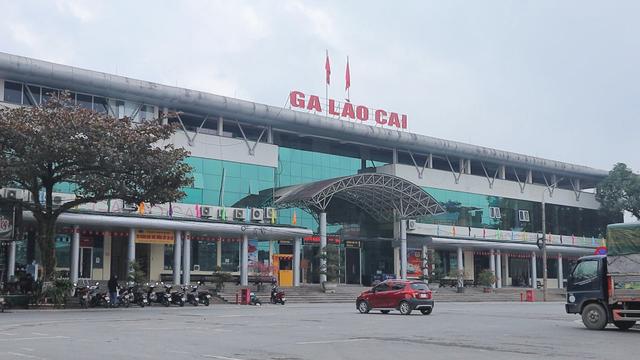 走进越南边境老街省，一桥之隔的中越城市差别有多大，对面是中国