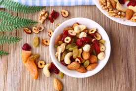 最适合老年人吃的坚果排行榜，瓜子倒数，花生第3!第一是谁?图片