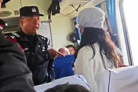 闹大了，女子火车霸座以死要挟，长相甜美，真容曝光，结局真解气图片