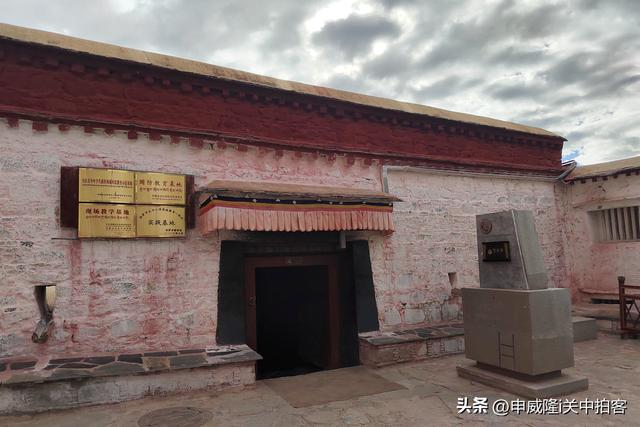 拉萨市：走进布达拉宫