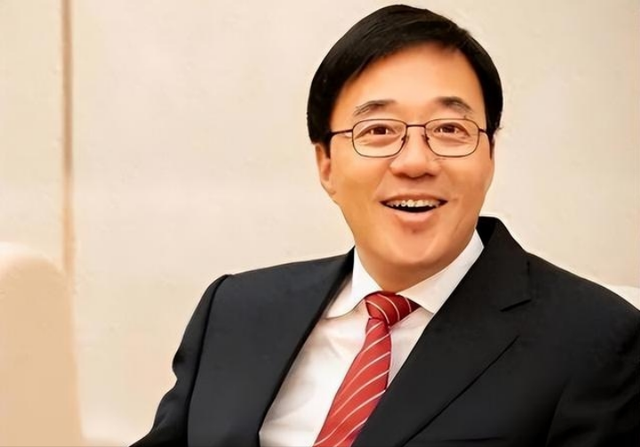 轮到美国被“垄断”了！“芯片之父”弃美回国，研发成果堪比核武