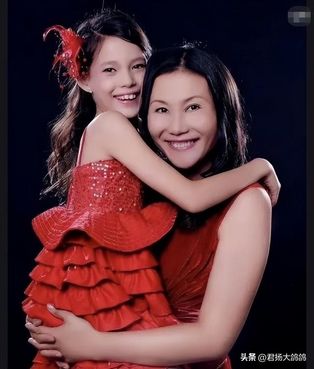 国籍争议不到1年，22岁谷爱凌近况曝光，邓亚萍的评价没说错