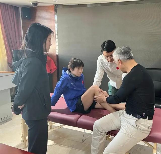 远离身材“审判”！央媒新闻报道，揭开全红婵“发胖”后真实处境
