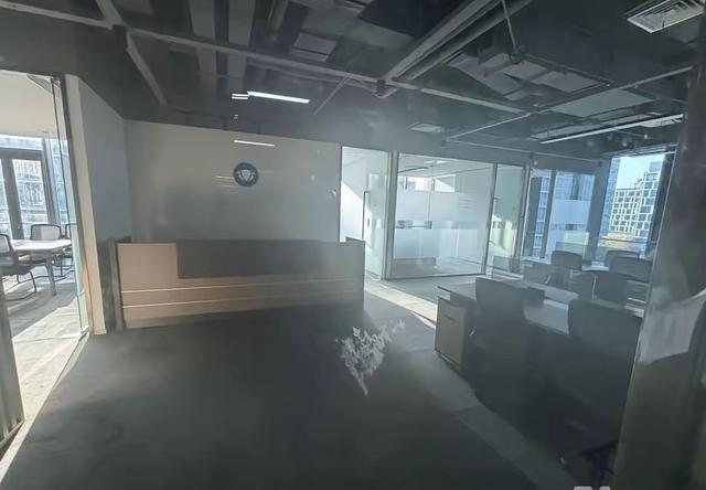 突发！又一保险公司“人去楼空”，CEO被带走调查？