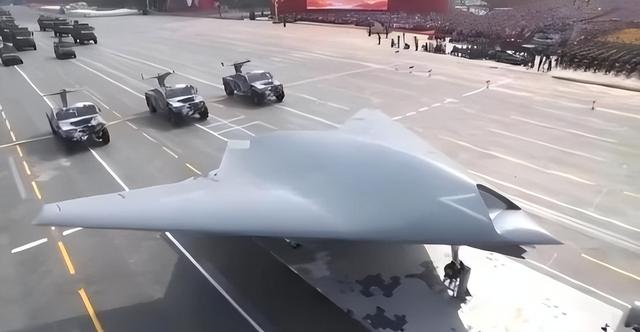 日本通告全球，中国不认栽，就驱逐外交官，话音刚落空军王炸来了