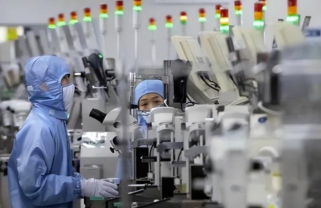 美国正用20多年前对付法国人的方式，对付中国越来越强的科技企业