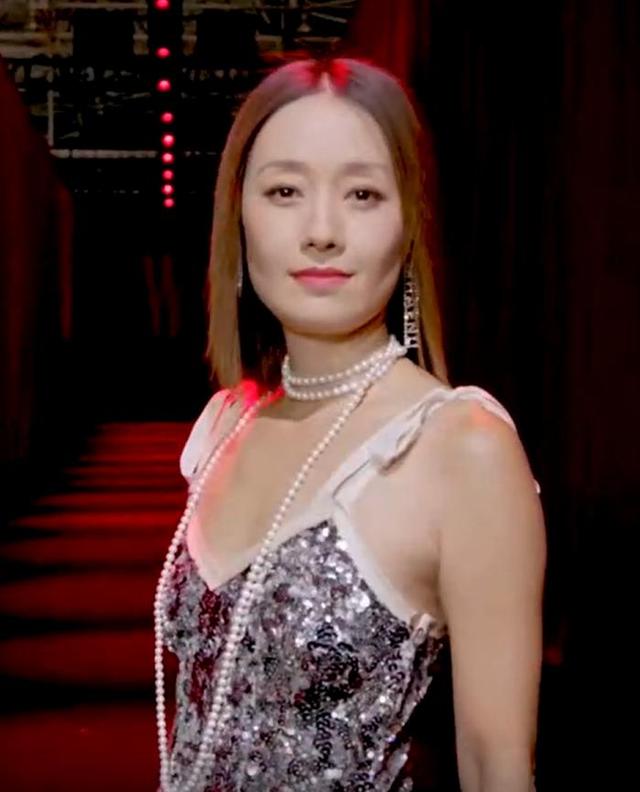 上海这夜成“见光死”现场，高清镜头暴露真颜，马伊琍丑得没眼看