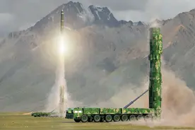 中国亮出了战略底牌，火箭军打出的洲际导弹，让美国明白一个道理图片