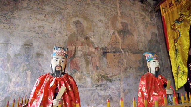 洪洞商山庙：让看让拍不让修复，一座古建，两层壁画