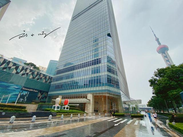 同被称作“大上海”和“大武汉”，这两座城市，到底谁更大？
