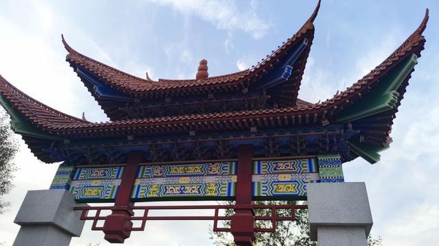 来乌兰察布的第二天 ，去了博物馆，植物园，白泉山公园，古城没去