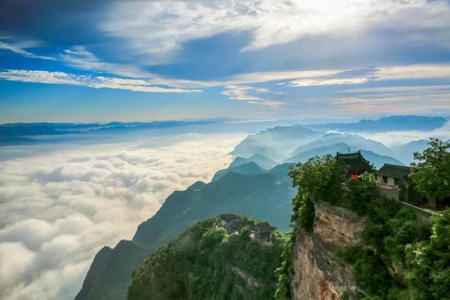 秋染鸡峰山
