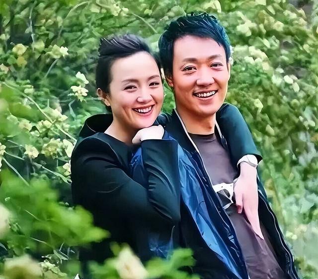 辛柏青丧妻刚满100天，离谱的事就发生了，被撮合娶马伊琍引争议