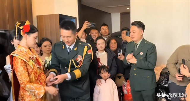 张自轩婚礼现场	，新娘很强势两次拒绝他的亲密动作，岳父实力不菲